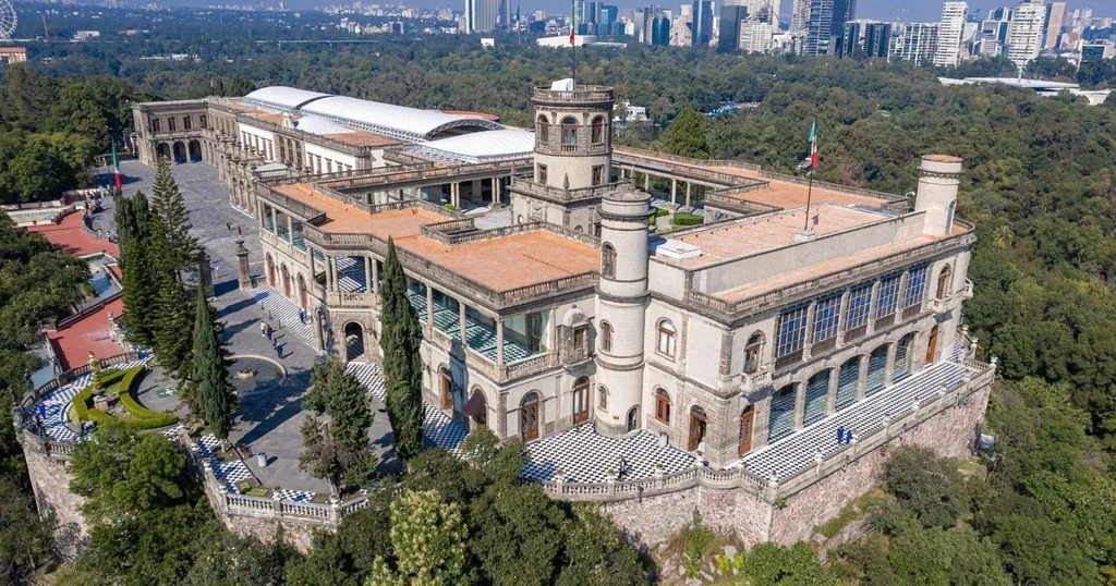 CDMX: Anthropology Museum, Chapult&eacute;pec Castle and Train